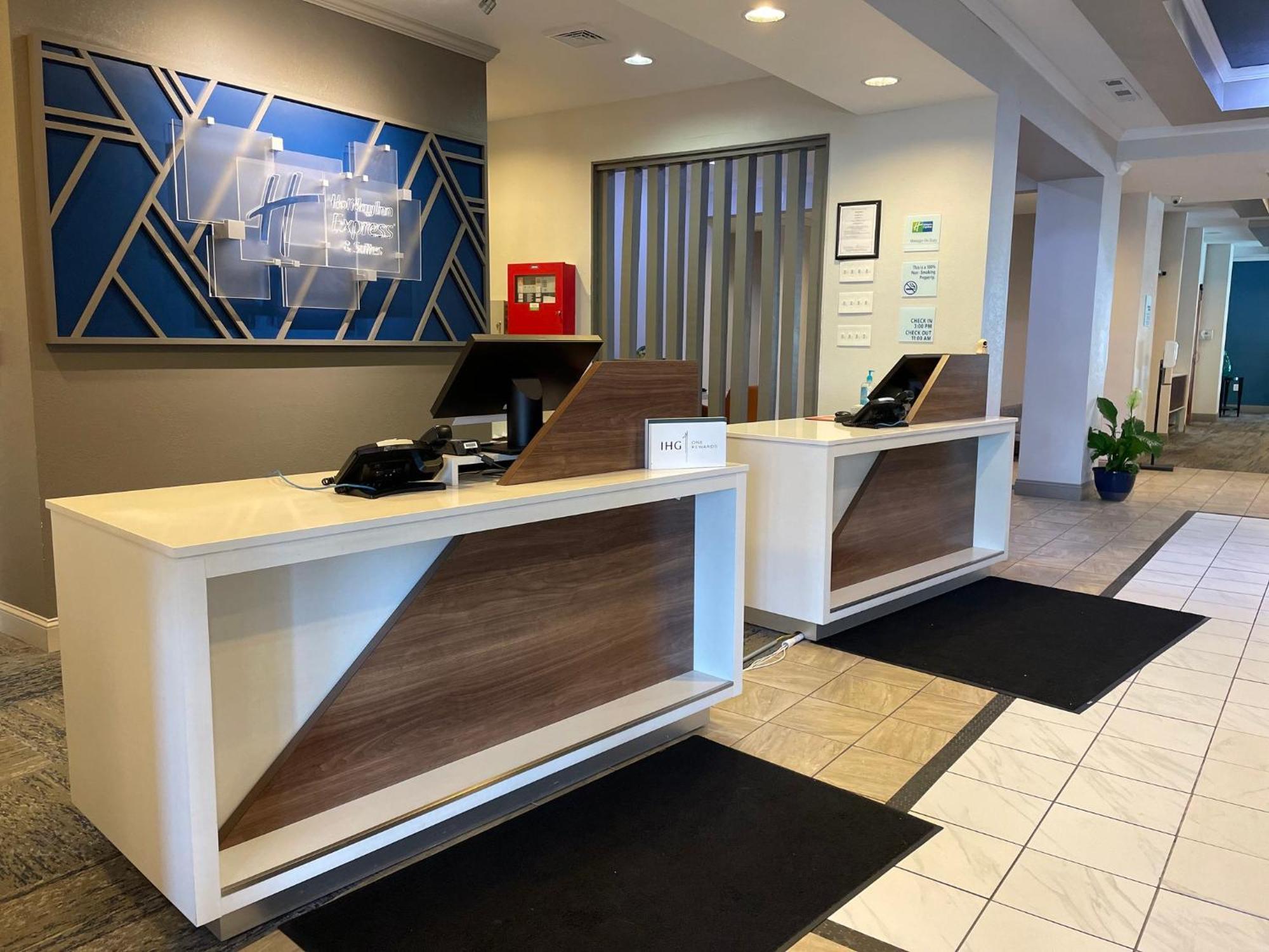 Holiday Inn Express And Suites Montgomery, An Ihg Hotel Extérieur photo